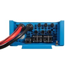 Alternative view of Victron EasySolar 12/1600/70-16 MPPT 100/50